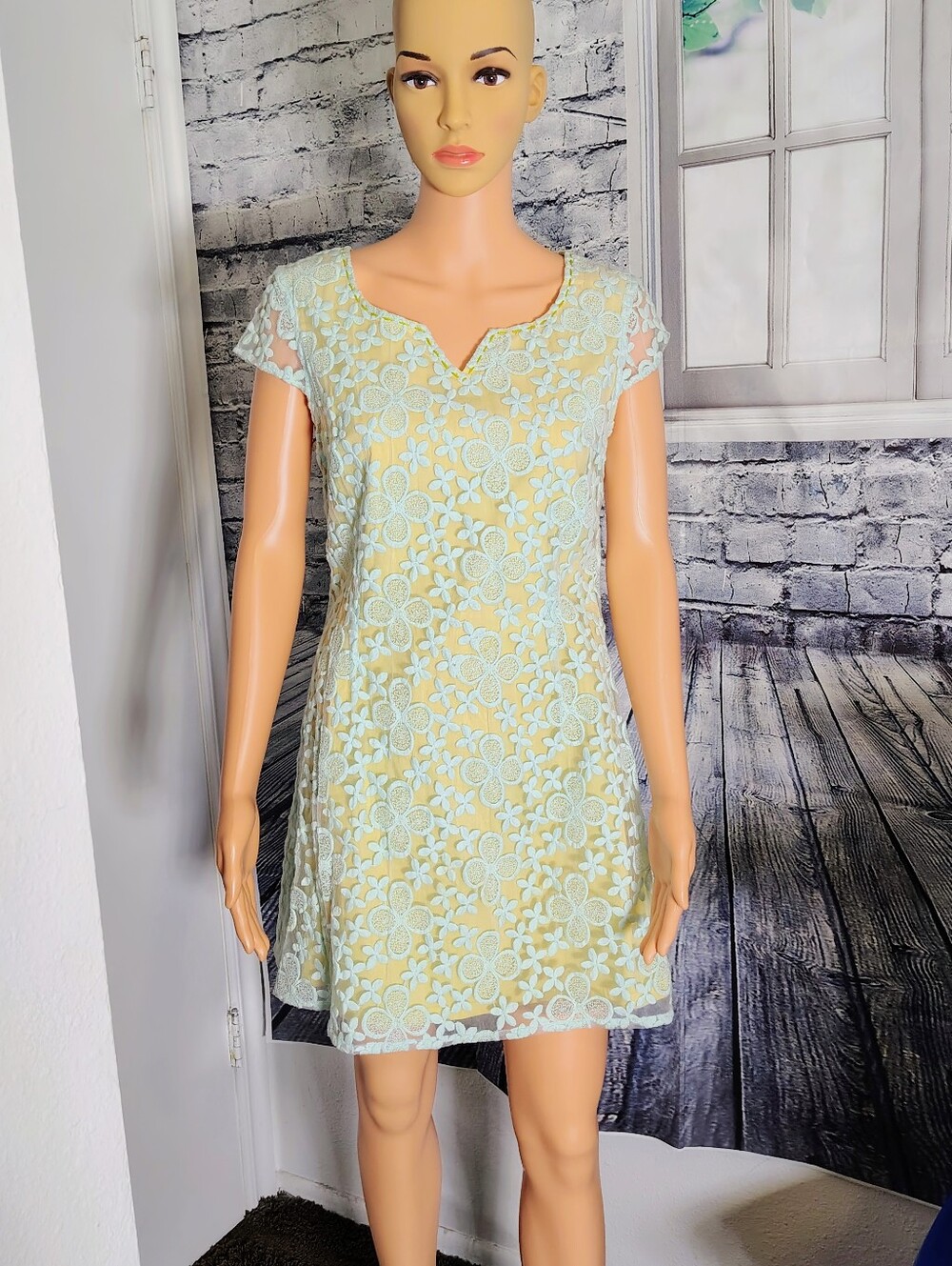 NICK & MO AQUA LACE AND COTTON LINING DRESS WOMEN'S SIZE  S (Read Description)